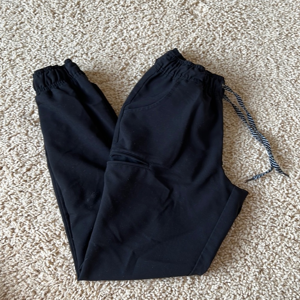 Black Jaanuu scrub bottoms, 4 pockets